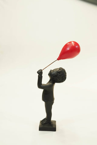 HAPPY CHILD WITH BALOON  STATUE