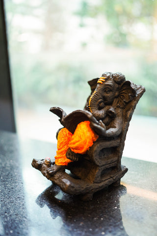 ROCKING CHAIR  GANESHA STATUE