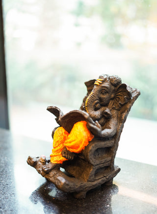 ROCKING CHAIR  GANESHA STATUE