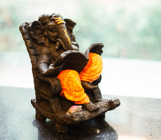 ROCKING CHAIR  GANESHA STATUE