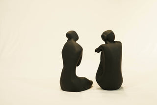 ABSTRACT TALKING COUPLE STATUE