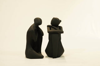 ABSTRACT TALKING COUPLE STATUE