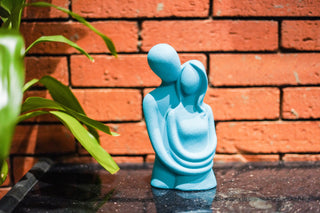 ABSTRACT COUPLE STATUE