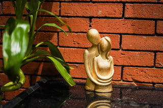 ABSTRACT COUPLE STATUE