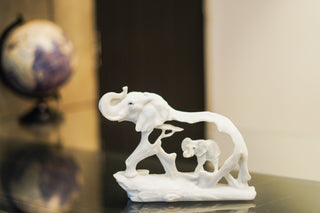 ABSTRACT ELEPHANT CUTOUT STATUE
