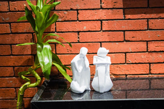 ABSTRACT TALKING COUPLE STATUE