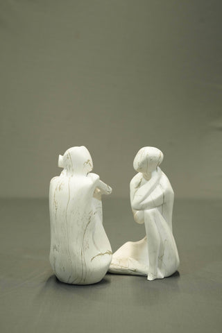 ABSTRACT TALKING COUPLE STATUE