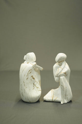 ABSTRACT TALKING COUPLE STATUE