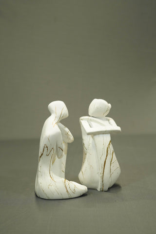 ABSTRACT TALKING COUPLE STATUE