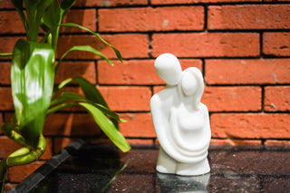 ABSTRACT COUPLE STATUE